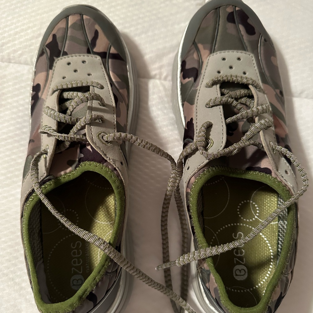 BZees camouflage sneakers. Brand new never been worn. Perfect condition!!